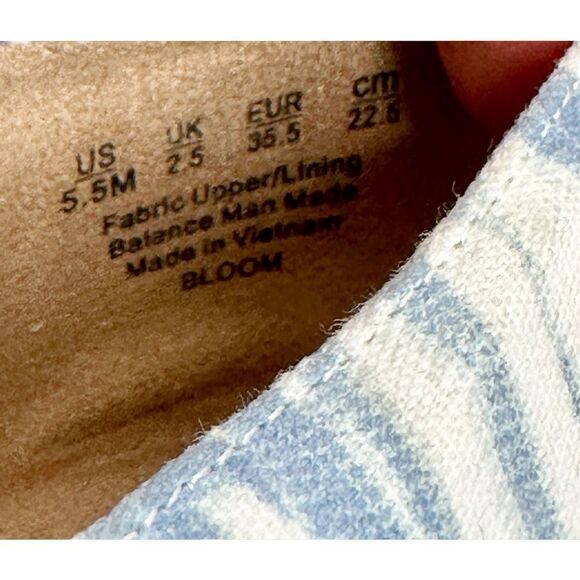 Life Stride Womens Size 5.5 Blue Bloom 2 Slip On Flat Shoes - Picture 7 of 8